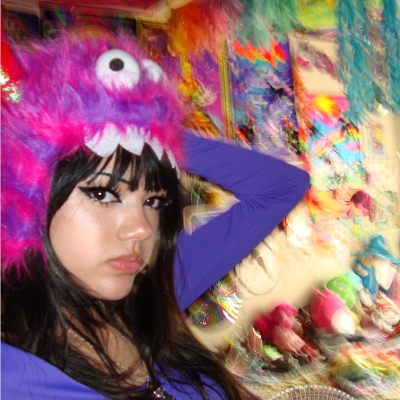 Meet your Posher, Ava - Picture 1 of 1